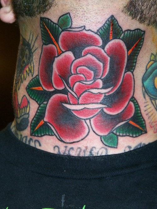 颈部school红玫瑰与绿叶纹身图案