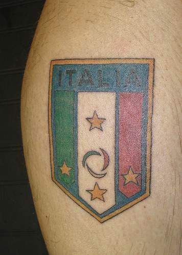 腿部彩色意大利国旗纹身图案