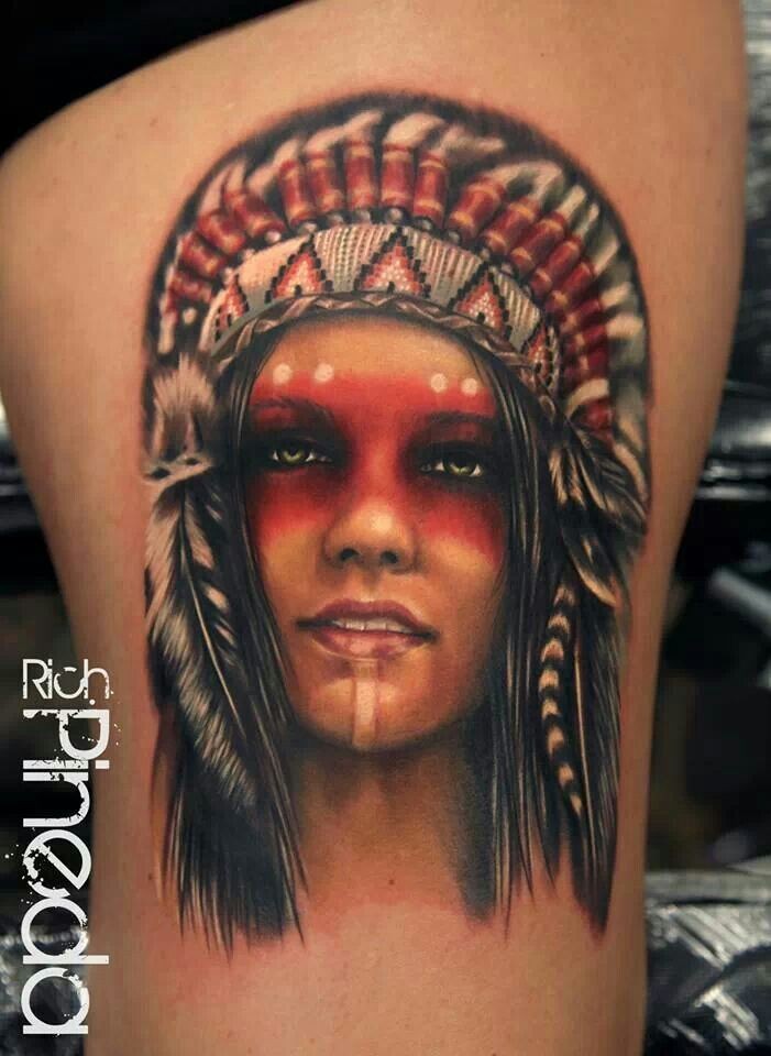 大腿写实肖印度女子羽毛头盔纹身图案