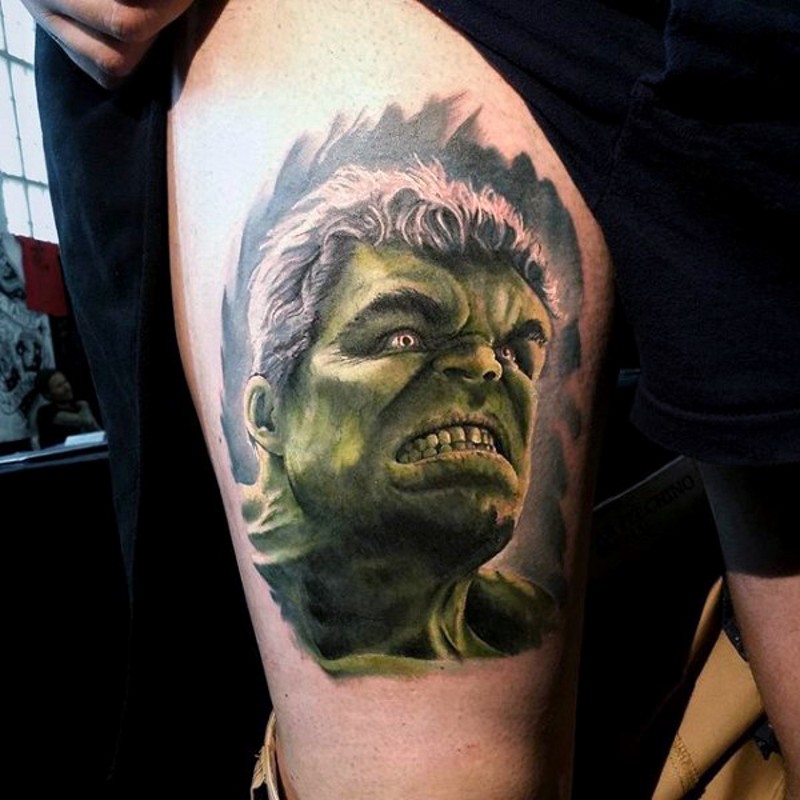 大腿彩色愤怒的绿巨人纹身图案