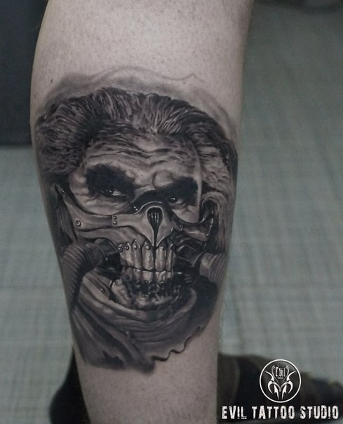 小腿疯狂的最大邪恶老板肖像纹身图案