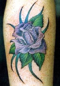 小腿紫色玫瑰纹身图案
