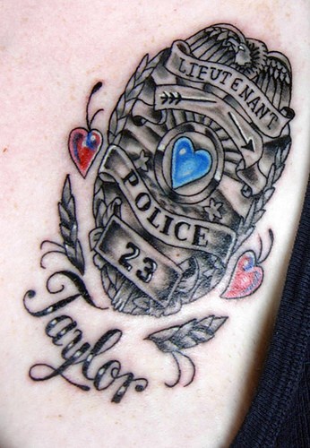 警察中尉勋章纹身图案