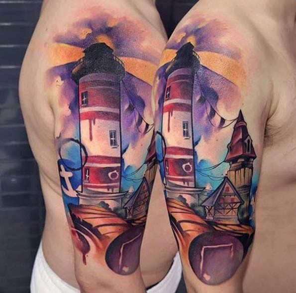 肩部彩色灯塔和滑稽城市纹身图案