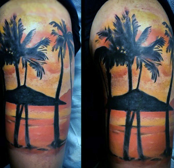肩部彩色海洋日落与棕榈树纹身图片