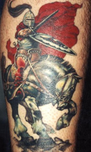 腿部彩色维京战士与马纹身图案