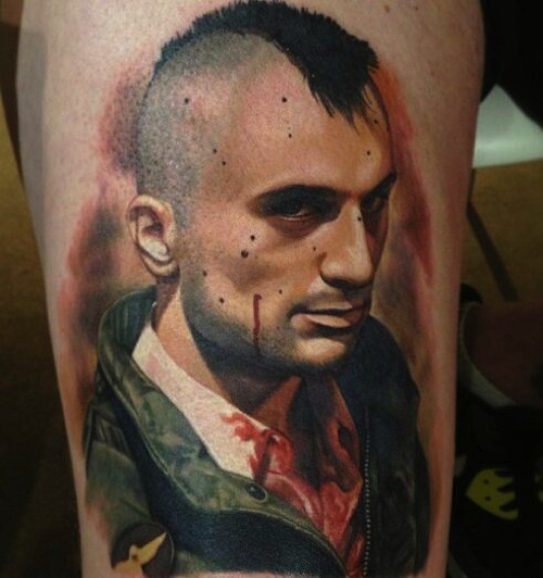 腿部彩色肖像式血男子纹身图案