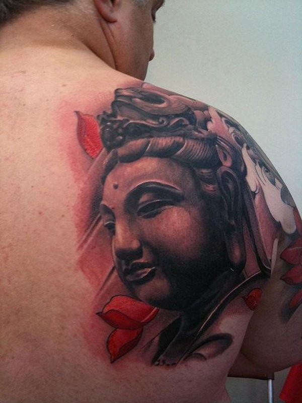 肩部彩色大如来佛祖雕像纹身图片