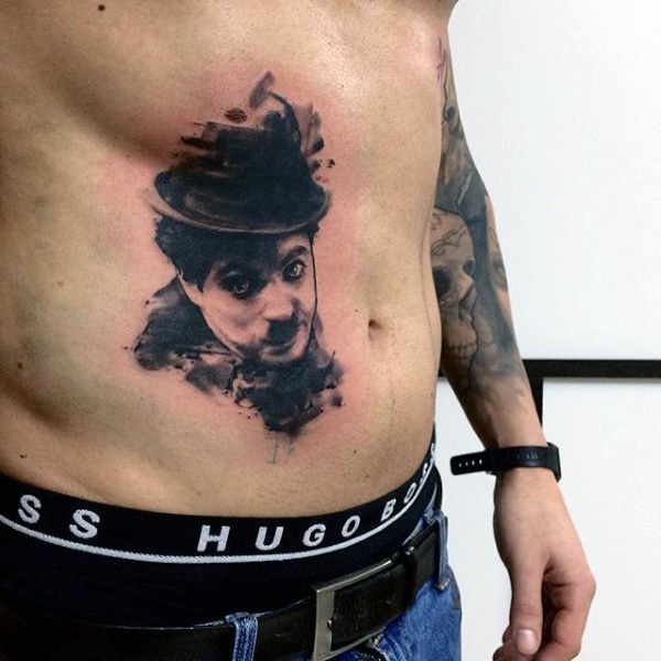 男性腹部黑色男士肖像纹身图案