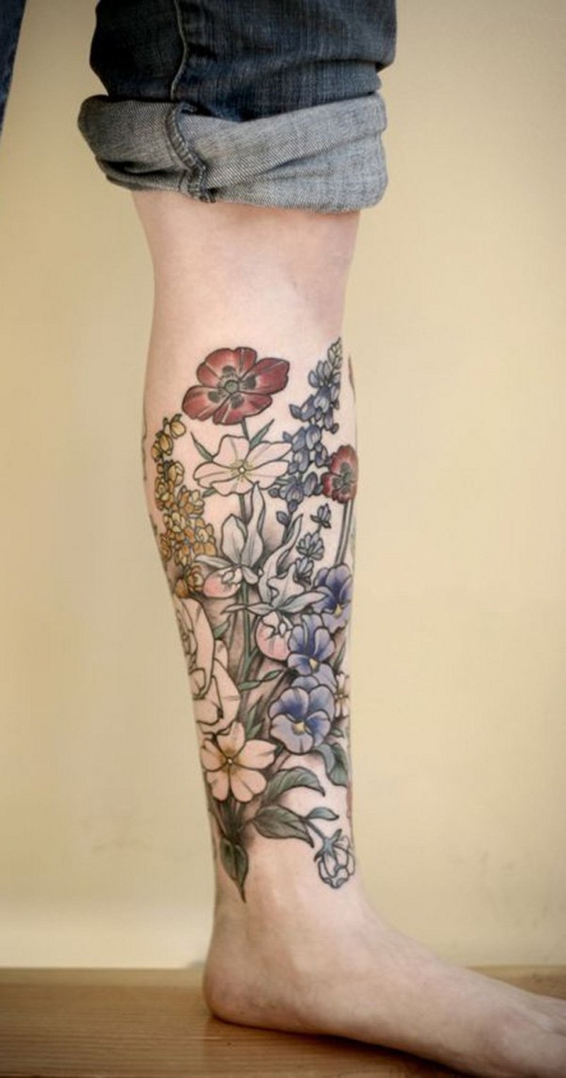 腿部彩色甜蜜的各种花朵纹身图片