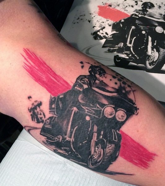 老学校的风格手臂摩托车纹身图案
