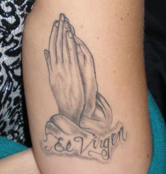 手臂黑灰墨西哥祈祷之手纹身