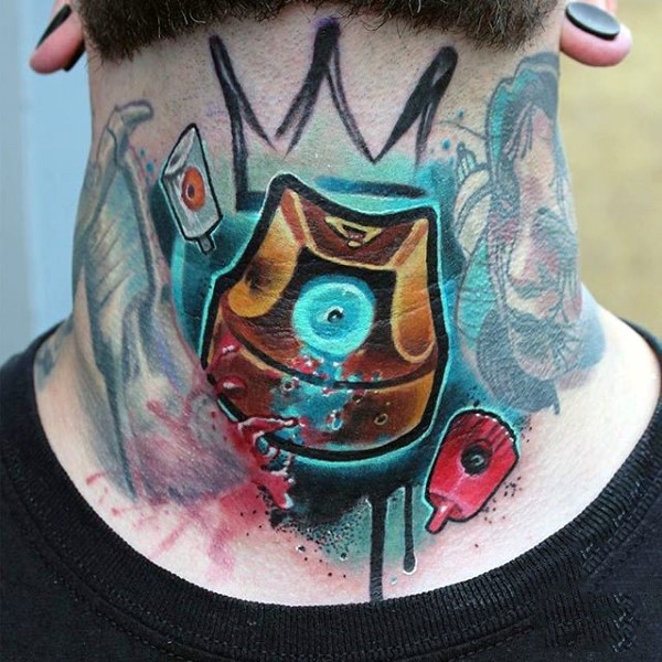 男性脖子彩色喷涂桶纹身图案