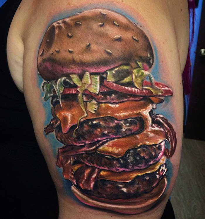肩部彩色现实主义风格巨大的汉堡纹身图案