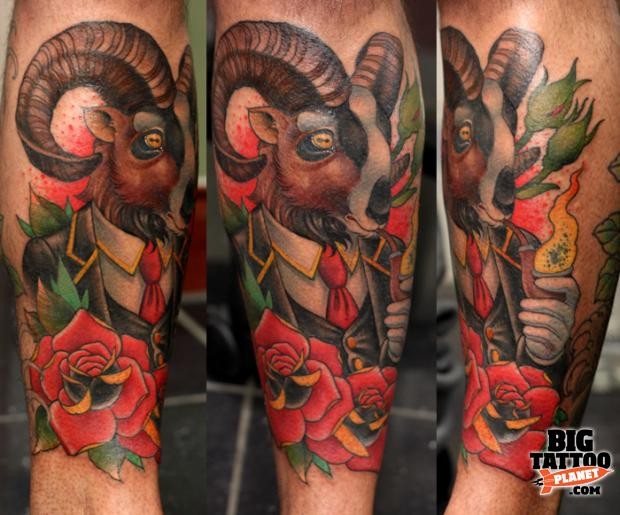 腿部彩色烟熏山羊与玫瑰纹身图案