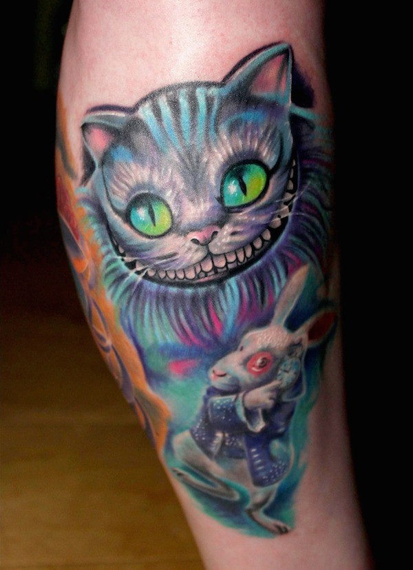 腿部彩色爱丽丝主题猫咪纹身图案