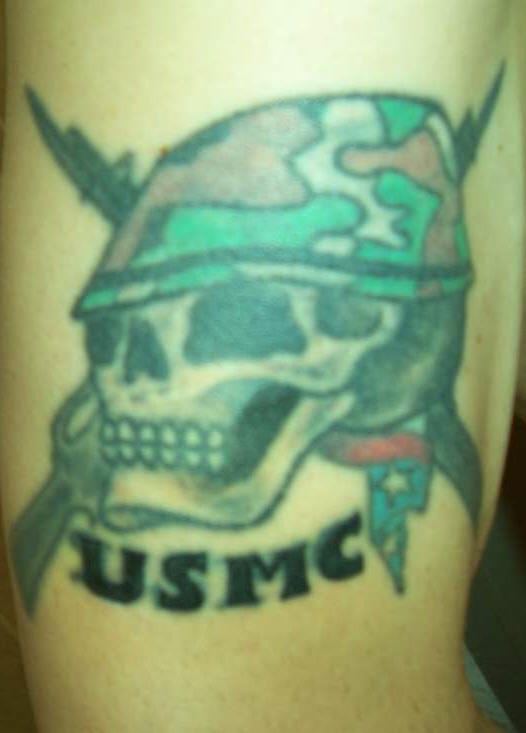 腰侧彩色美国海军陆战队骷髅纹身图片
