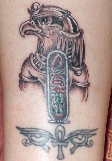手臂棕色埃及古神神秘符号纹身图片