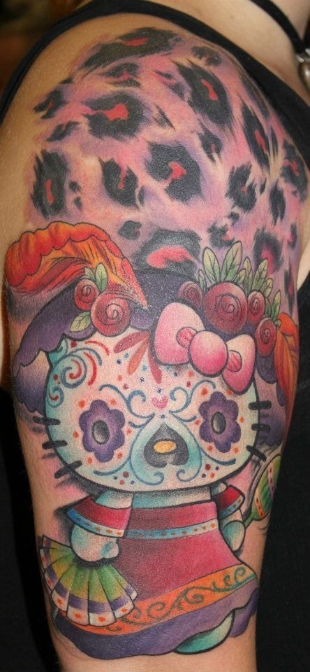 肩部彩色墨西哥传统凯蒂猫纹身图片