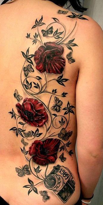 背部红色的罂粟花藤纹身图案