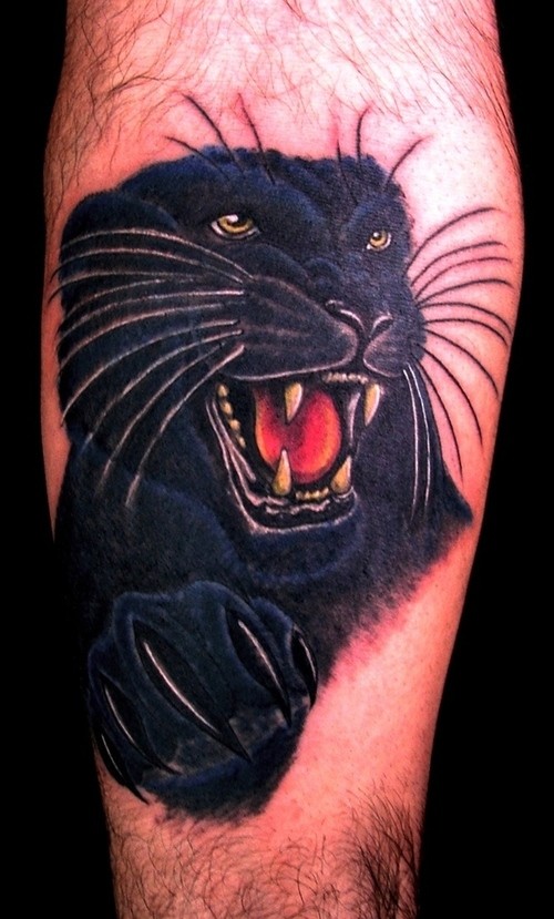 腿部彩色黑豹肖像纹身图案