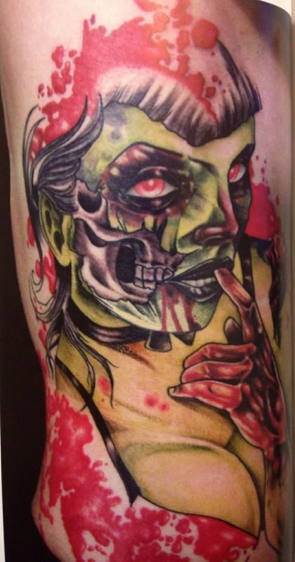腰侧彩绘诱人的血腥僵尸妇女纹身图案