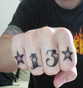 手指数字13五角星纹身图案