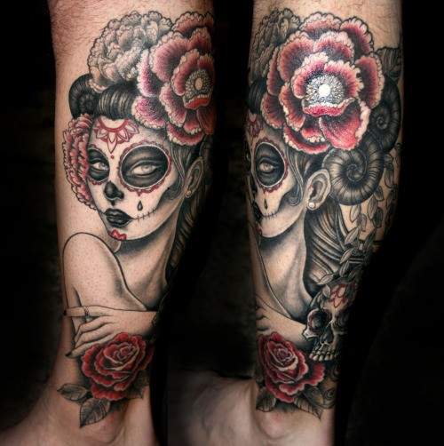 腿部墨西哥传统色花与女人纹身图案