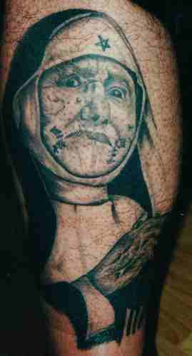 腿部黑灰非宗教的暴徒修女的纹身图案