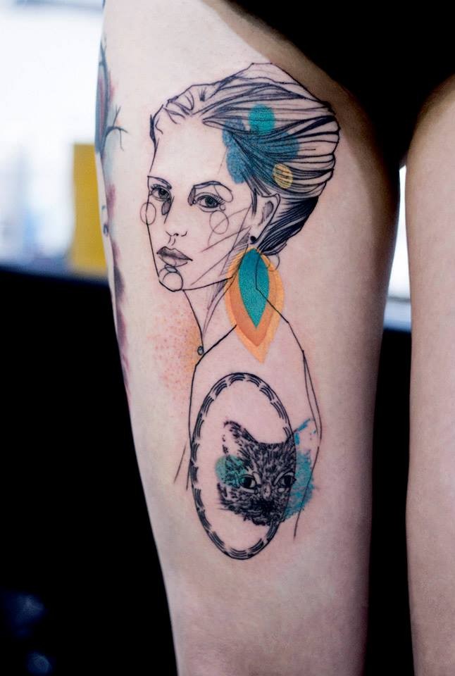腿部素描式彩色女性肖像纹身图案