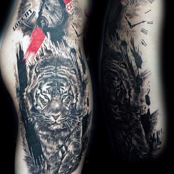 壮观的彩色腿部老虎与时钟纹身图案