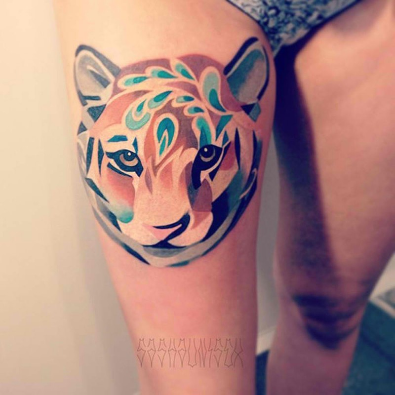 腿部独特的老虎水彩纹身图案