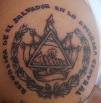 肩部黑色墨西哥政府符号纹身图片