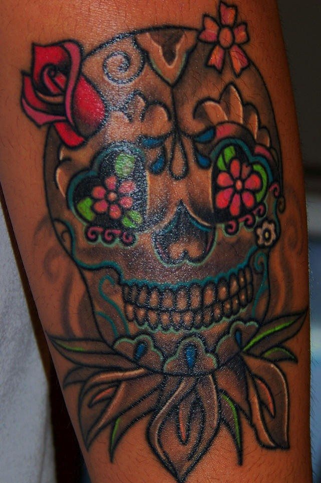 手臂彩色墨西哥糖骷髅色纹身图片