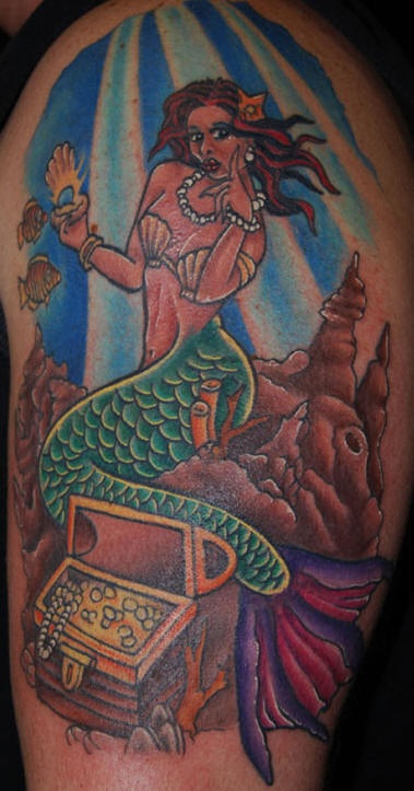 腿部彩色美人鱼和珍宝纹身图案