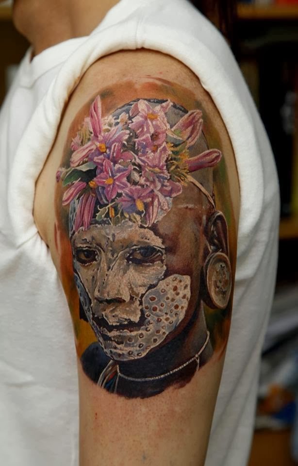 现实主义风格的彩色部落男子肖像纹身