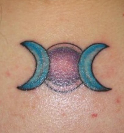 颈部彩色太阳和月亮纹身图案
