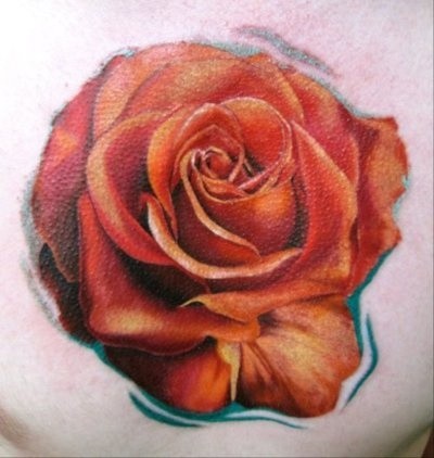 肩部漂亮逼真的红玫瑰纹身图案