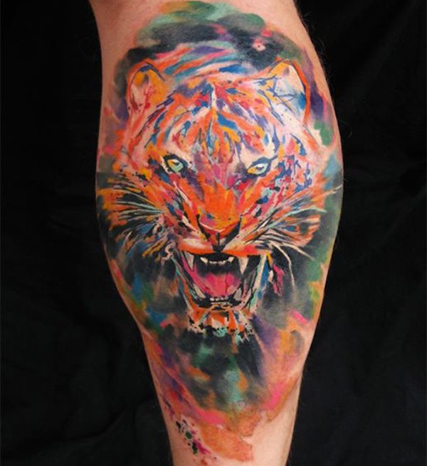 腿部水彩画咆哮的老虎纹身图片
