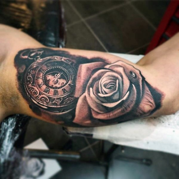 手臂黑棕色钟表玫瑰花纹身图案
