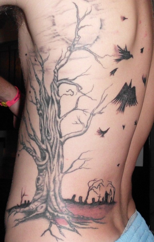 腰侧黑灰可怕的枯树纹身图案