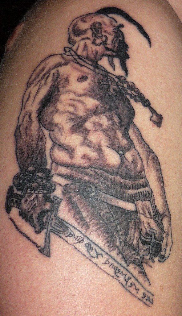 肩部棕色勇敢的哥萨克和雕刻纹身图案