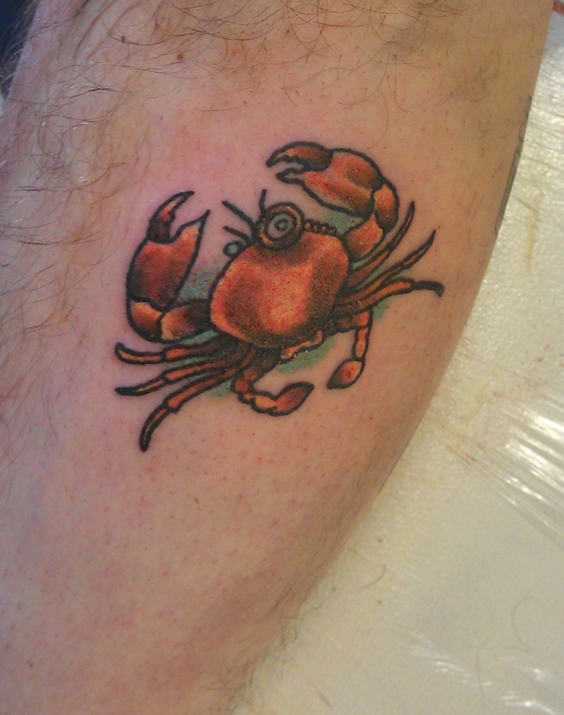 腿部彩色小红蟹纹眼镜纹身图案