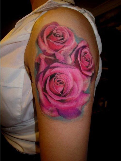 肩部彩色三朵漂亮的玫瑰纹身图片