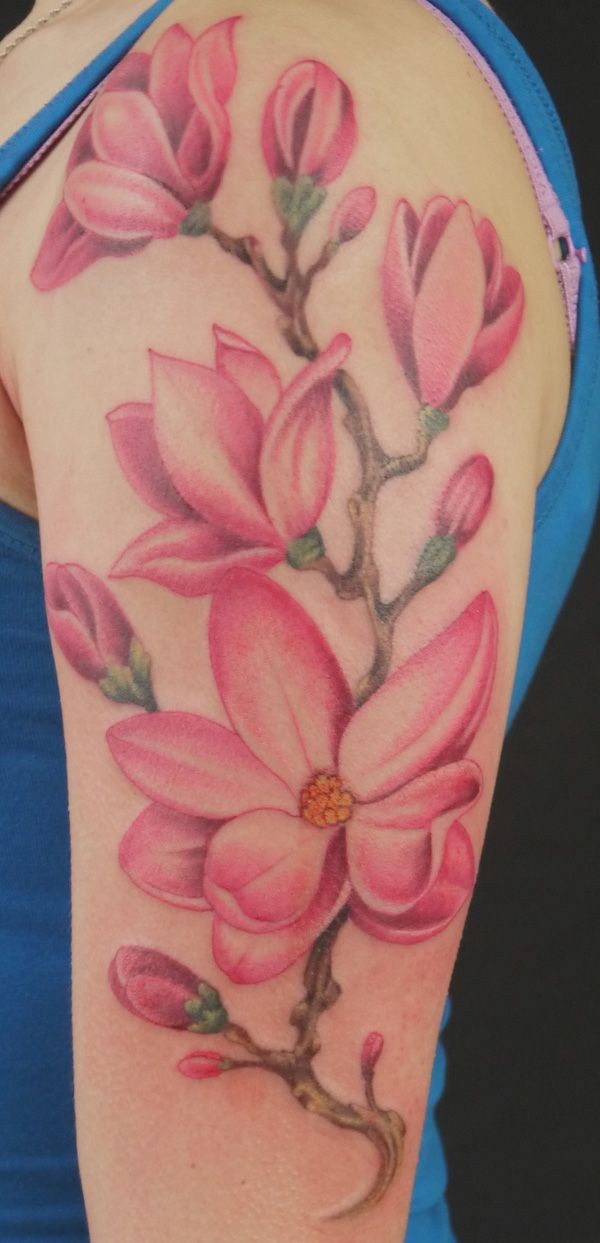 女性漂亮的彩色的花朵纹身图案