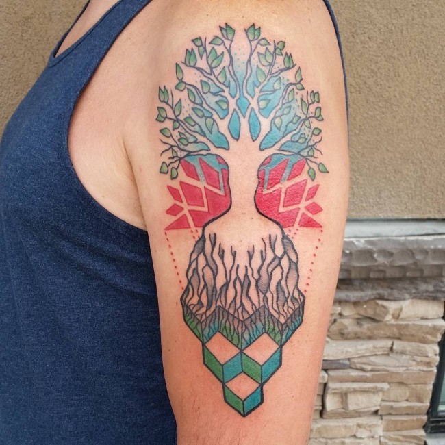 不寻常的彩色的肩部纹身树纹身图案