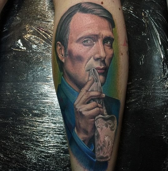 腿部彩色著名演员肖像纹身图案
