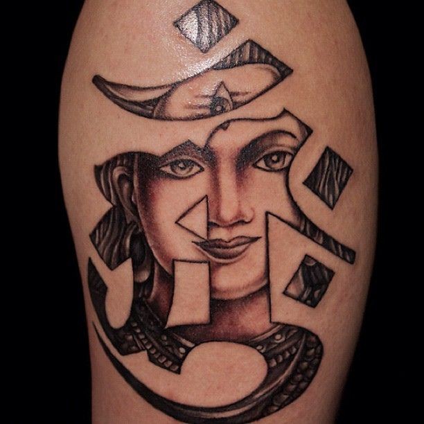 肩部黑色印度教湿婆神纹身图案