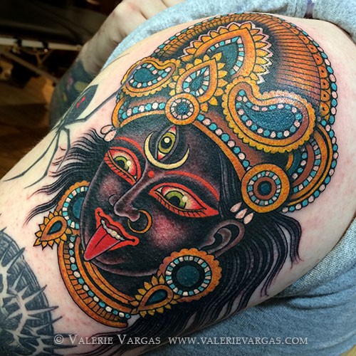 肩部新的学院风格的印度教女神纹身图案