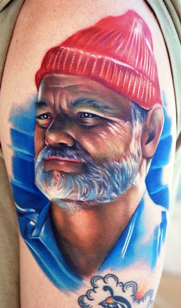 现实主义风格的彩色老人胡子纹身